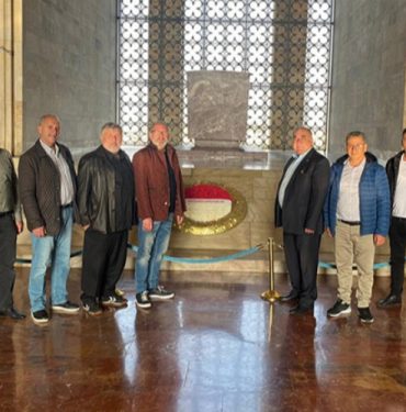 Bursa Gemlik Ticaret Borsası'ndan Anıtkabir'e ziyaret