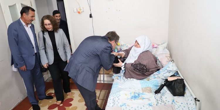 Bursa Yıldırım'da 'Vefa' ekipleri yaşlıların yanında