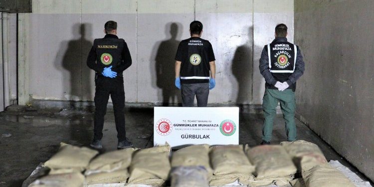 Gürbulak Sınırı'nda 305 kilogram uyuşturucu ele geçirildi