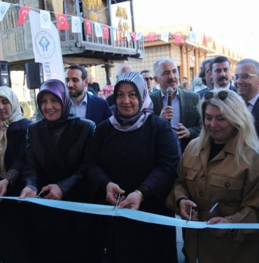Rize'de 'el sanatları satış noktası' açıldı