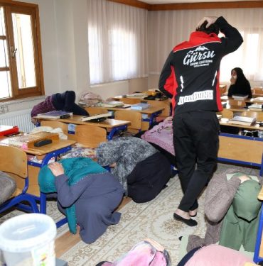 Bursa Gürsu'da Kur'an kurslarında deprem tatbikatı