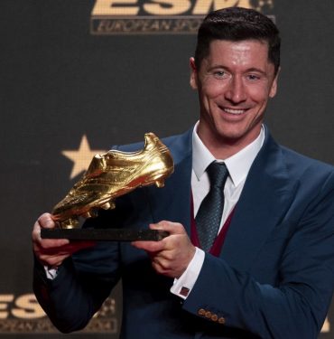 Lewandowski üst üste ikinci kez Altın Ayakkabı ödülünü aldı