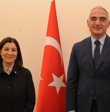 AK Partili Aksal’dan Bakan Ersoy'a ziyaret