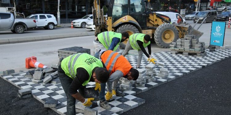 Gebze'de geniş kaldırım rahat trafik