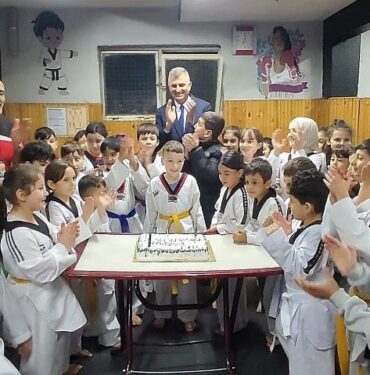 Gölcük'te Başkan Sezer teakwondocularla buluştu