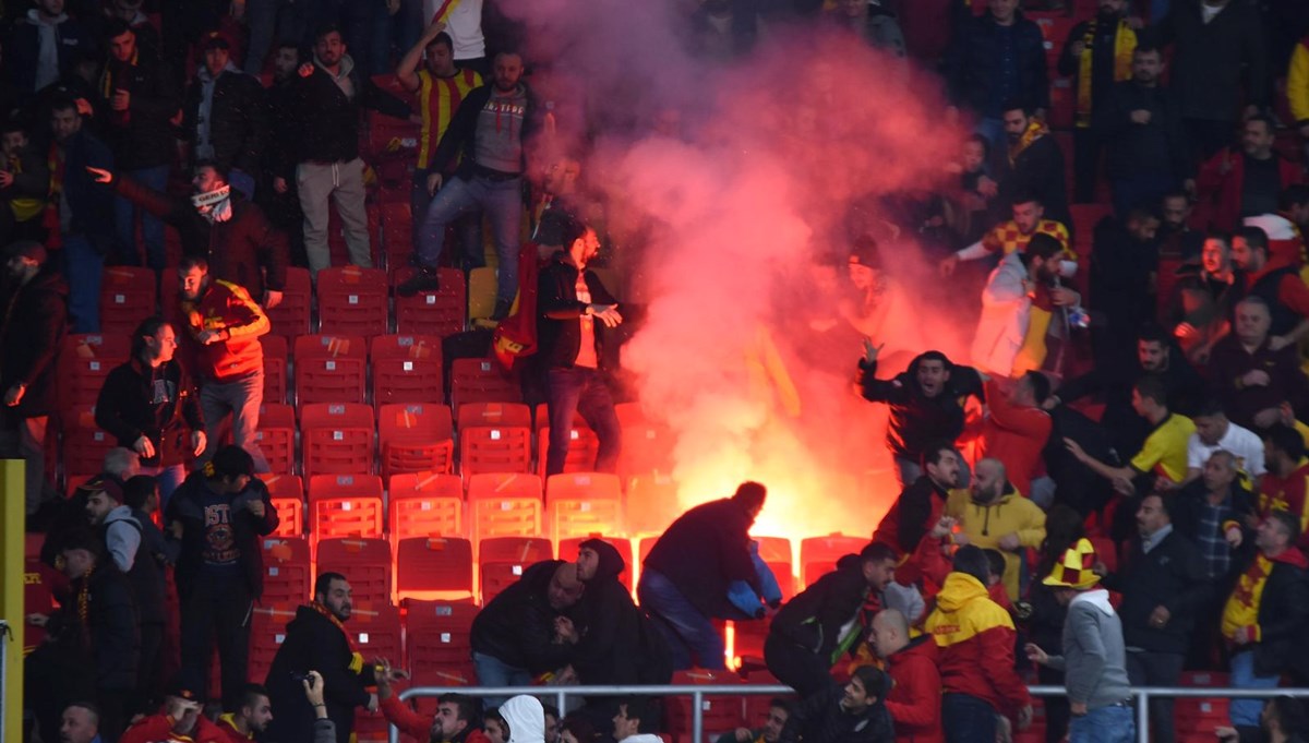 Olaylı Göztepe-Altay derbisi için karar günü: Hükmen mağlubiyet veya kaldığı yerden seyircisiz devam etmesi gündemde