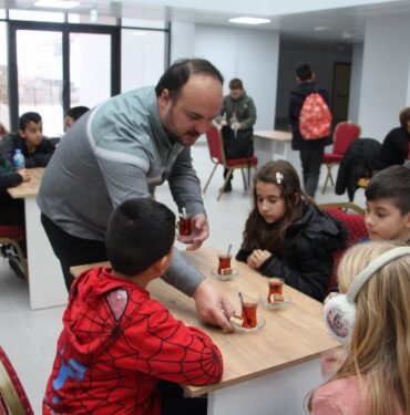 Tekirdağ Saray’da çay içleri ısıttı