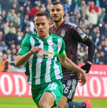 Beşiktaş Konyaspor'un yıldızı Amir Hadziahmetovic bitiriyor