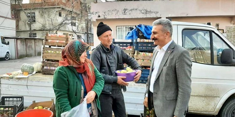 Bursa Yıldırım'da CHP'liler yılın ilk saha çalışmasını yaptı