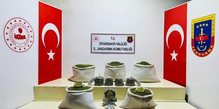 Diyarbakır İçişleri'nin 'Abluka'sında