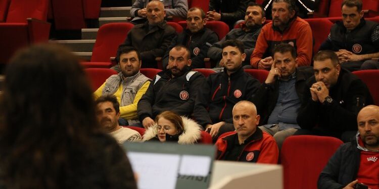 Bursa Gürsu'da gönüllü ekibe 'psikolojik' destek