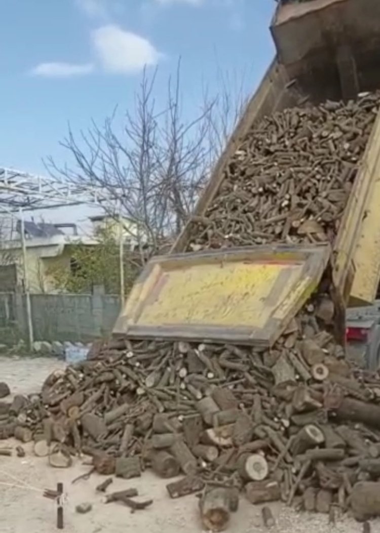 Gölcük'ten deprem bölgesine yakacak yardımı