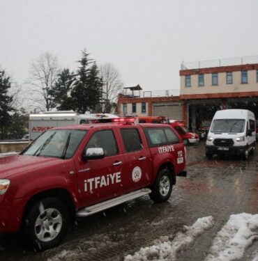 Kocaeli'den bölgeye ekipler gitmeye devam ediyor