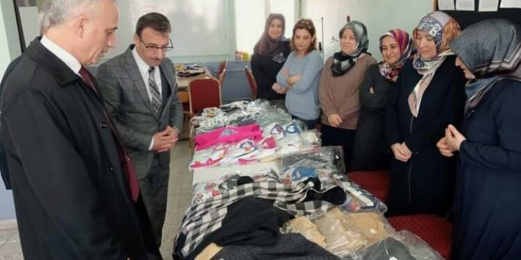 Bursa Yenişehir'den depremzede çocuklara bayramlık giysi