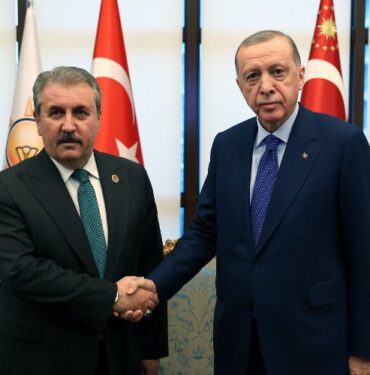 Erdoğan, Destici'yi kabul etti.