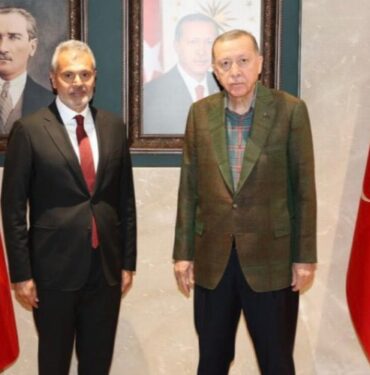 AK Parti'de 4 İl Başkanlığı'na atama