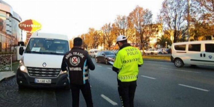 Bayramda 100 bin personel görevde