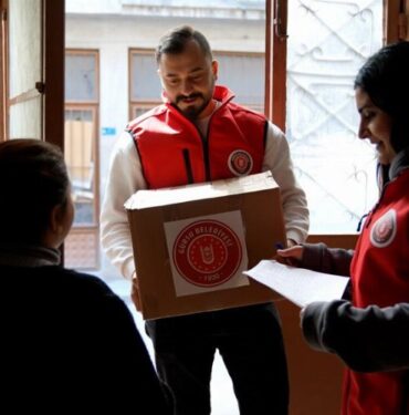 Bursa Gürsu'da Ramazan bereketi evlere ulaşıyor