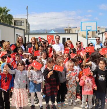 Uludağ Elektrik, Hatay'da 23 Nisan enerjisi verdi