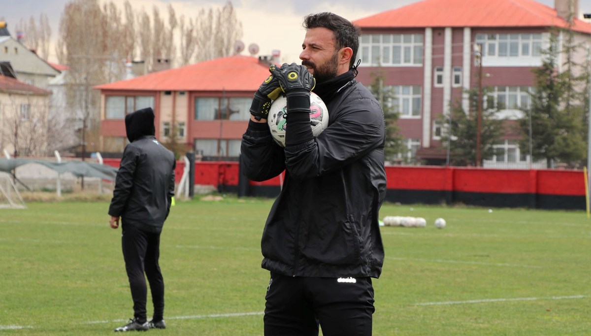 Van Spor kalecisi Haydar Yılmaz, Şenol Güneş'in rekorunu kırdı