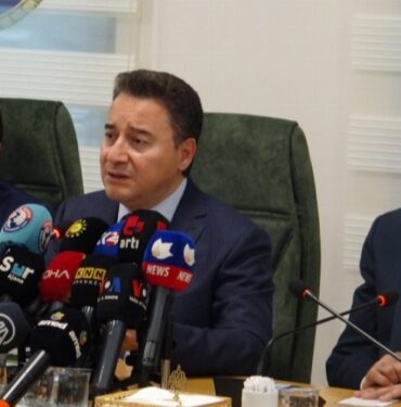 Babacan'dan Diyarbakır'da 'sandık' mesajı