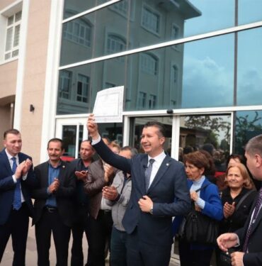 CHP'li vekil mazbatasını Burdur'da aldı