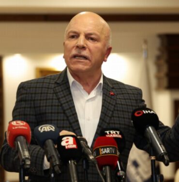 Erzurum'da gerginlik açıklaması: “Taşlar sopalar CHP grubu içerisinden"