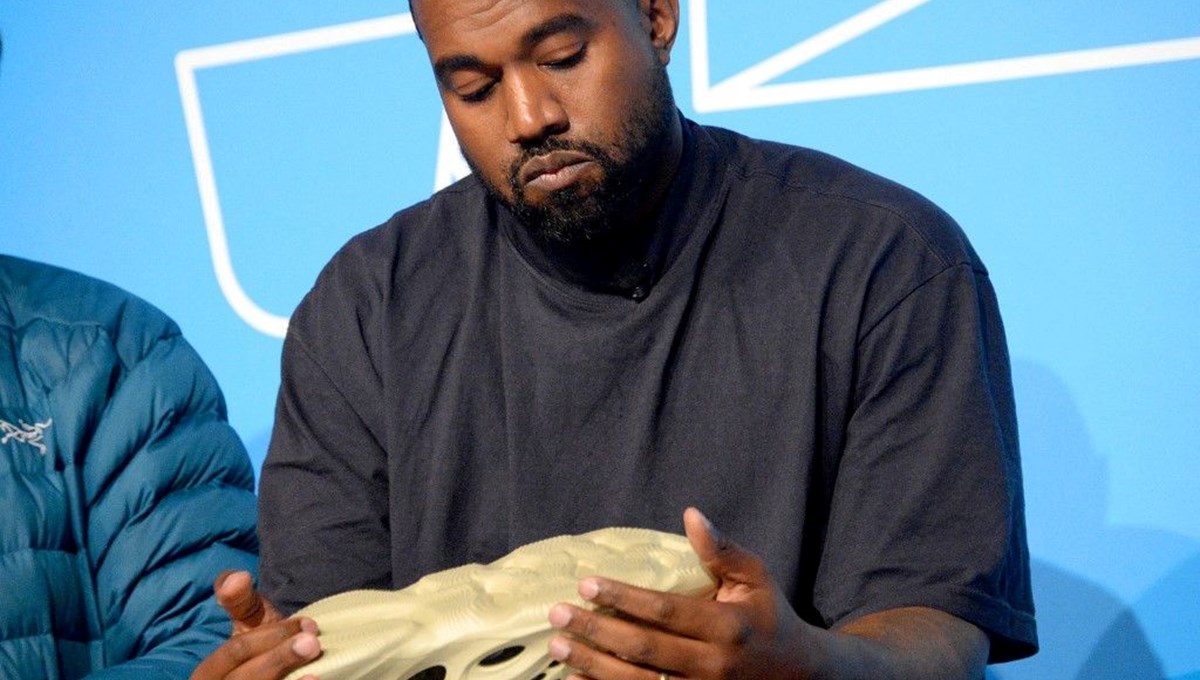 Kanye West ile anlaşma bozuldu: 1