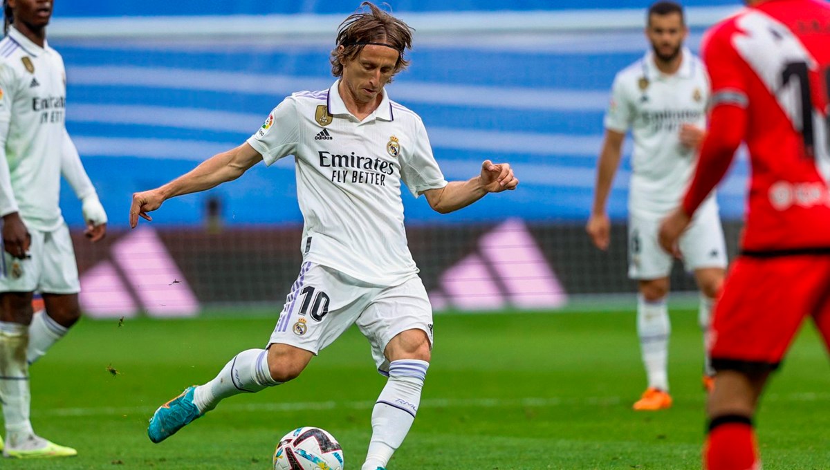 Real Madrid, Luka Modric'in sözleşmesini bir yıl uzattı