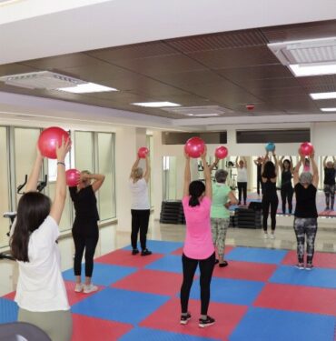 Kuruçeşme'de kadınlar stresi sporla atıyor