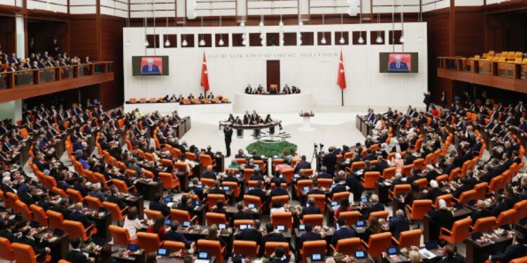 Torba teklif yasalaştı..