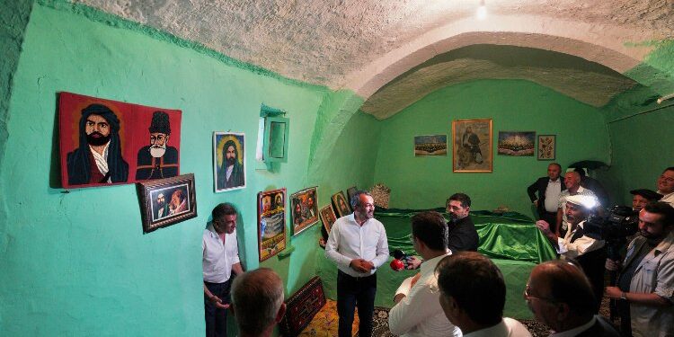 İmamoğlu çiftinden 'Sarı Saltık' ziyareti