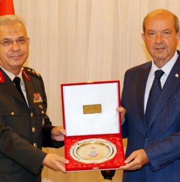 KKTC'de Türk Barış Kuvvetleri'nden Cumhurbaşkanı Tatart'a ziyaret