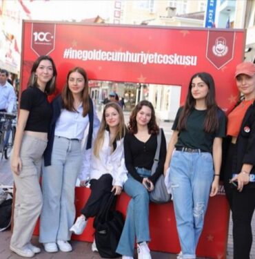 Bursa İnegöl'de Cumhuriyet ölümsüzleştirildi