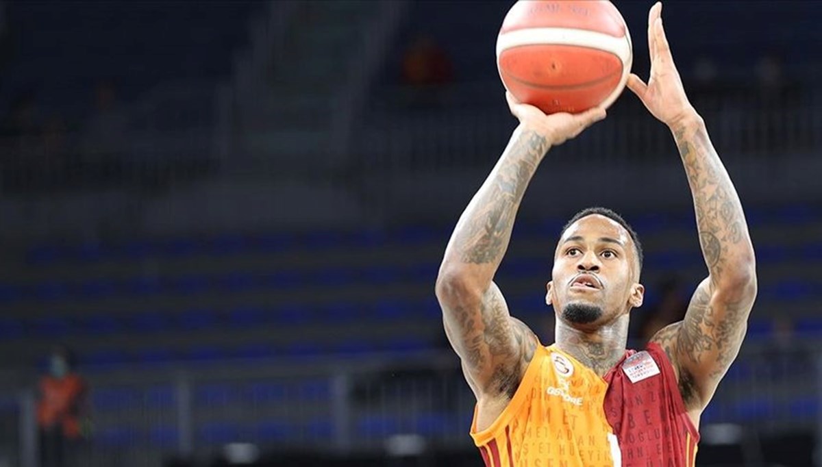 Dee Bost yeniden Galatasaray'da