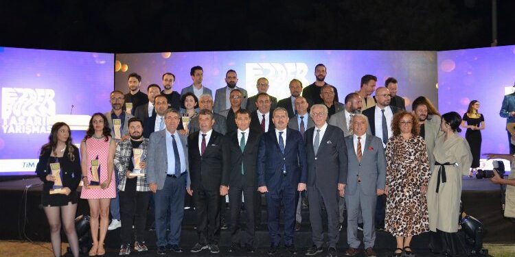Ezber Bozan Tasarımcılar ödüllerine kavuştu