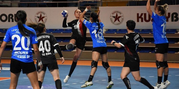 Hentbol Kadınlar Süper'de 7