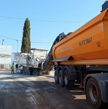 Muğla Bodrum’da sıcak asfalt çalışmaları başladı