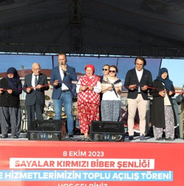Silivri Sayalar'da hem biber, hem hizmet şenliği