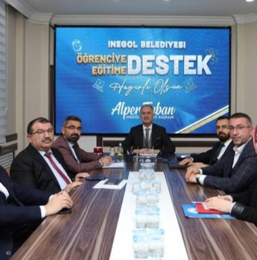 Bursa İnegöl'de bin öğrenciye 1,5 milyon TL eğitim yardımı