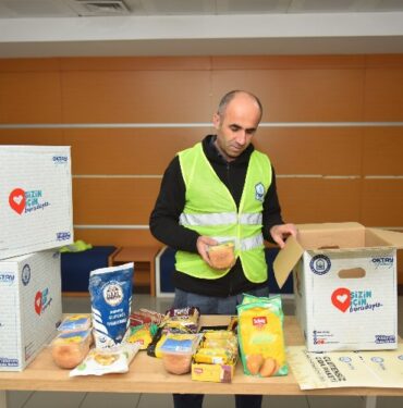 Bursa Yıldırım'da glütensiz koliler dağıtıldı