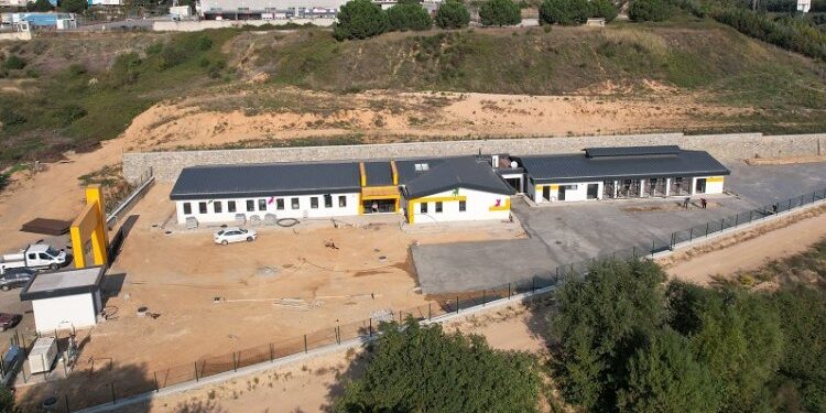 Çiftçi, Sokak Hayvanları Geçici Bakımevi’ni inceledi