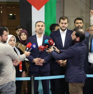 Saadet Partisi Gazze için yola çıktı