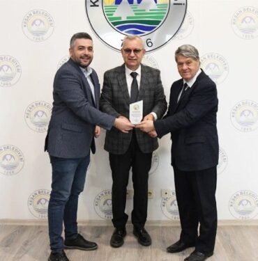 TYBB Edirne Şubesi’nden Başkan Helvacıoğlu’na teşekkür plaketi