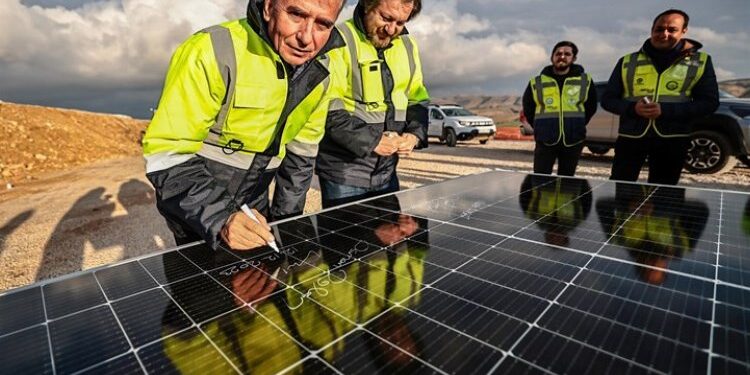 Ege’nin en büyük güneş enerji santrali olacak