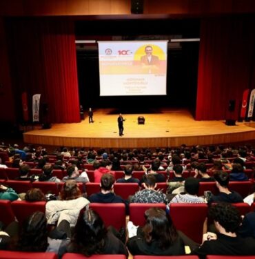 Gri Koç'tan öğrencilere YKS kazanma formülü