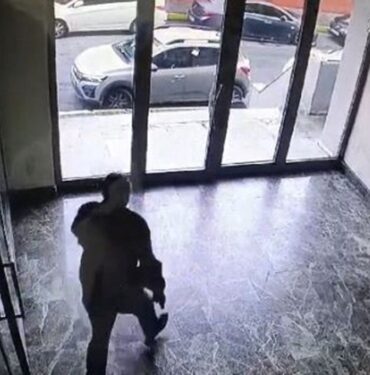 Küçükçekmece'de spor kulübü başkanına saldırı kamerada