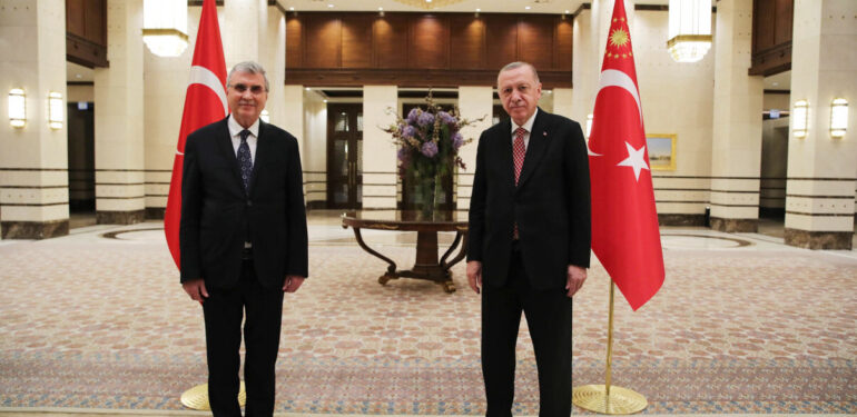 Cumhur İttifakı'nın Sakarya Büyükşehir Belediye Başkan Adayı Ekrem Yüce oldu Cumhur İttifakı'nın Sakarya Büyükşehir Belediye Başkan Adayı Ekrem Yüce oldu