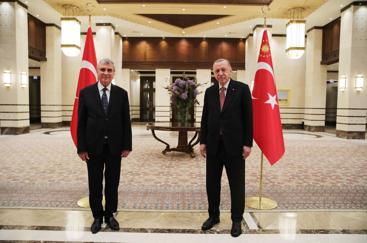 Cumhur İttifakı'nın Sakarya Büyükşehir Belediye Başkan Adayı Ekrem Yüce oldu Cumhur İttifakı'nın Sakarya Büyükşehir Belediye Başkan Adayı Ekrem Yüce oldu