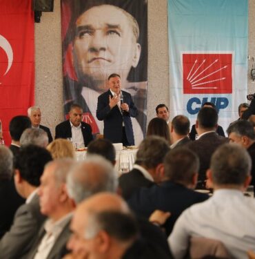 Hatay'da Başkan Savaş CHP'li aday adaylarıyla buluştu